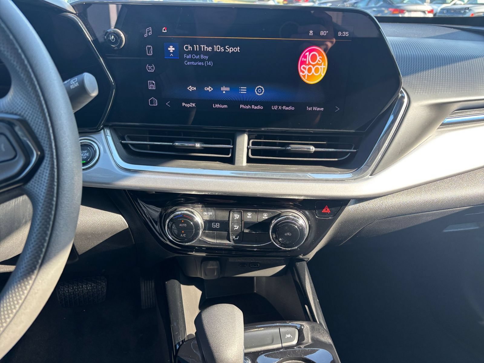 Used 2025 Chevrolet Trax LT FWD image 16