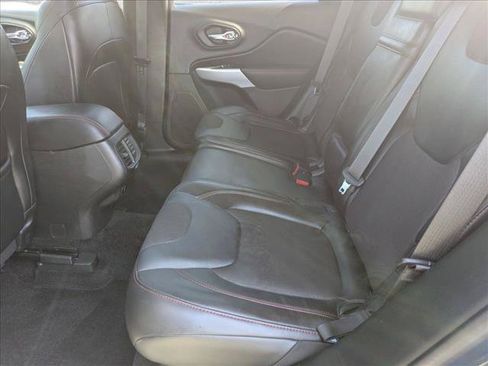 Used 2017 Jeep Cherokee Trailhawk w/ Comfort/Convenience Group AWD/4WD image 20