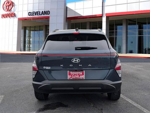 Used 2025 Hyundai Kona SEL FWD image 6