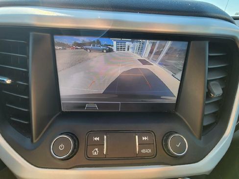 Used 2021 GMC Acadia SLE w/ Driver Convenience Package FWD image 18