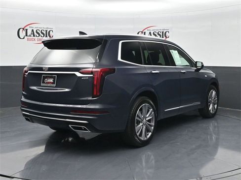 Used 2025 Cadillac XT6 Premium Luxury image 7