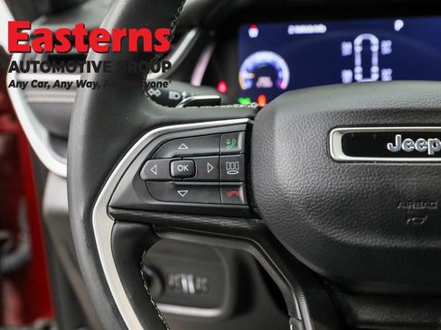 Used 2023 Jeep Grand Cherokee L Laredo image 15