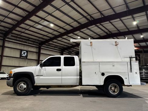 Used 2004 GMC Sierra 3500 W/T image 8