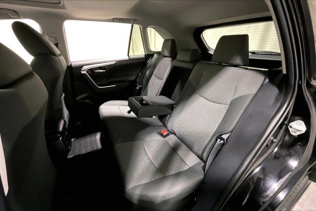 Certified 2020 Toyota RAV4 XLE w/ Convenience Package AWD/4WD image 27