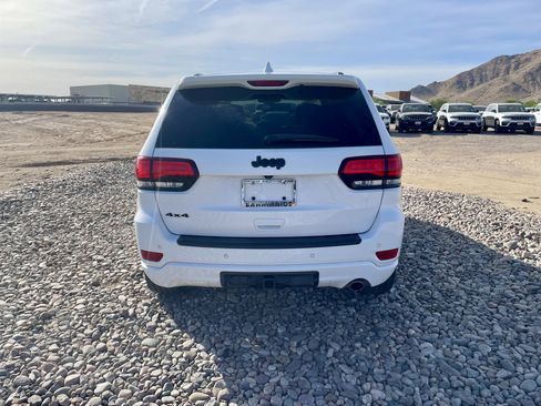 Used 2019 Jeep Grand Cherokee Altitude AWD/4WD image 4