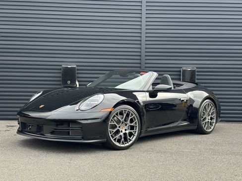Certified 2025 Porsche 911 Carrera RWD image 19