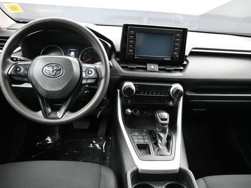Used 2020 Toyota RAV4 LE AWD/4WD image 19