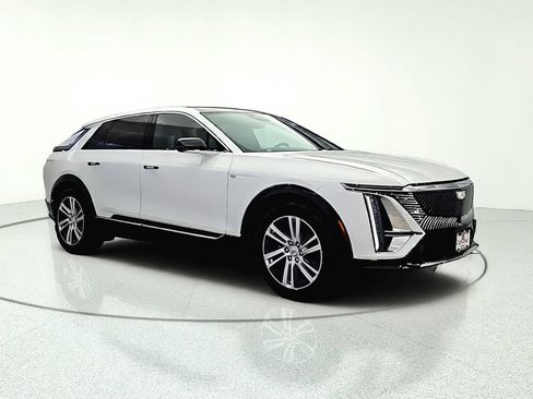 Used 2024 Cadillac Lyriq Tech AWD/4WD image 9