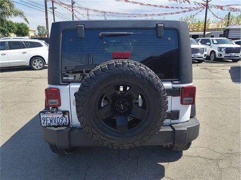 Used 2016 Jeep Wrangler Unlimited Sport w/ Connectivity Group image 9