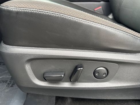 Used 2024 Nissan Pathfinder SL w/ SL Premium Package image 15