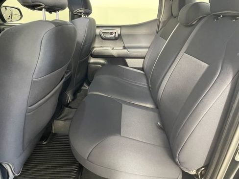 Used 2019 Toyota Tacoma TRD Off-Road w/ Technology Package AWD/4WD image 16