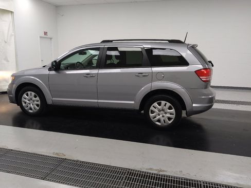 Used 2018 Dodge Journey SE image 3