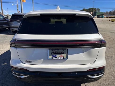 Used 2024 Lincoln Nautilus Premier w/ Equipment Group 102A image 4