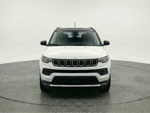 Used 2025 Jeep Compass Limited AWD/4WD image 2