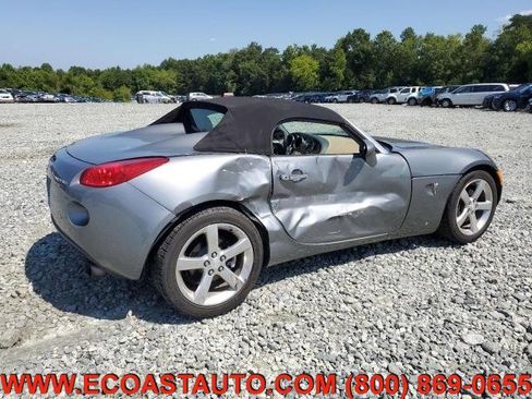 Used 2006 Pontiac Solstice Convertible w/ Premium Package image 2