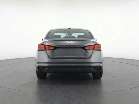 Used 2025 Nissan Altima 2.5 SV FWD image 7