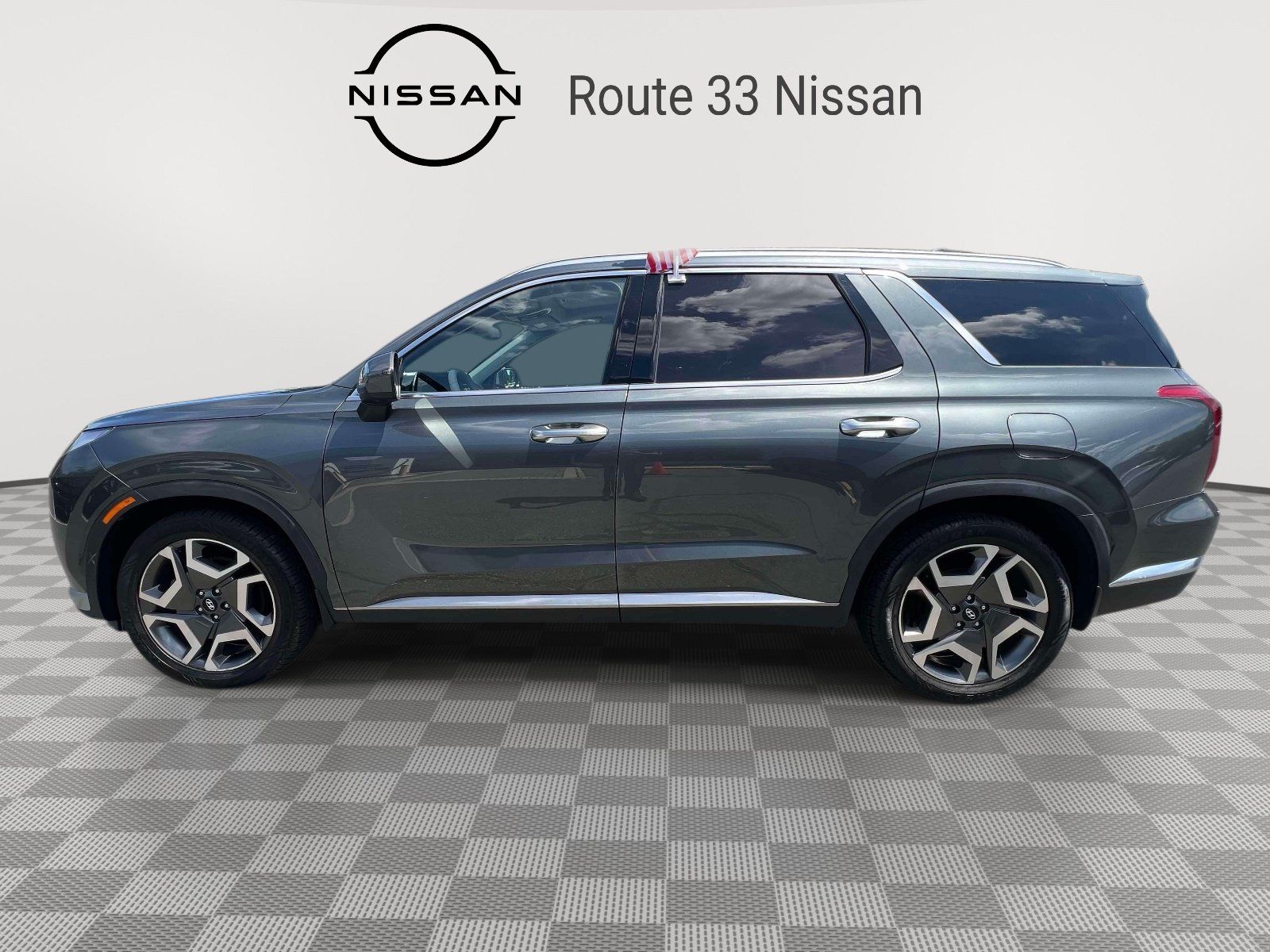 Used 2023 Hyundai Palisade Limited AWD/4WD image 3