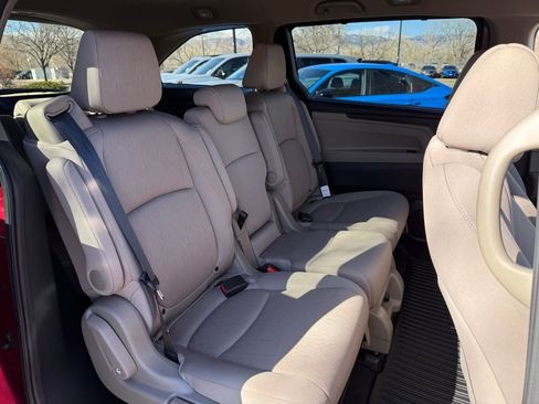 Used 2023 Honda Odyssey EX image 18