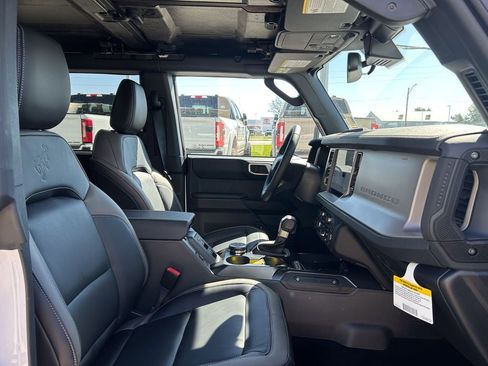 New 2026 Ford Bronco Outer Banks AWD/4WD image 18