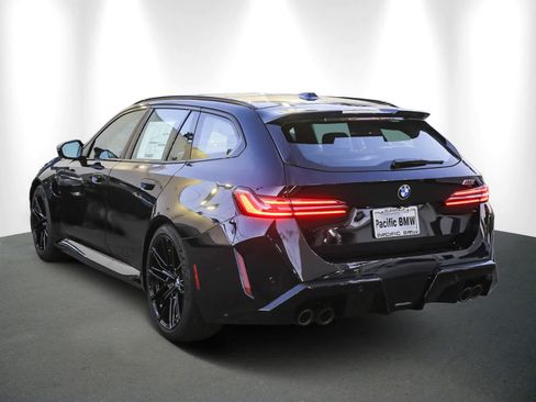 New 2026 BMW M5 Touring image 4