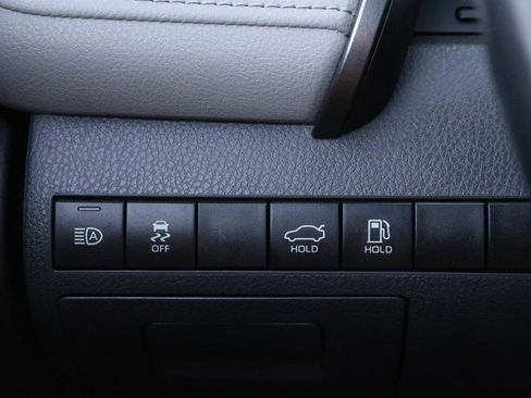 Used 2020 Toyota Camry XLE image 20