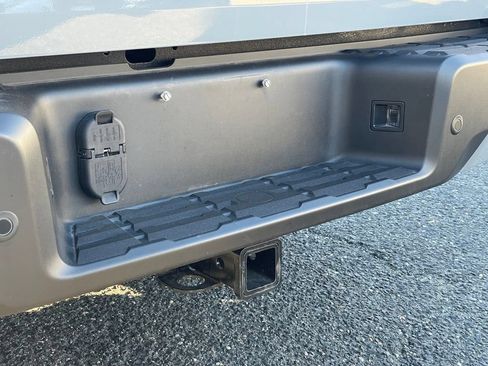 Certified 2023 Nissan Frontier PRO-4X w/ Pro Convenience Package AWD/4WD image 32