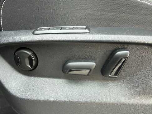 Used 2025 Volkswagen Atlas SEL image 21