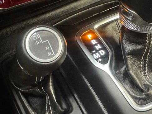 Used 2023 Jeep Wrangler Rubicon image 25