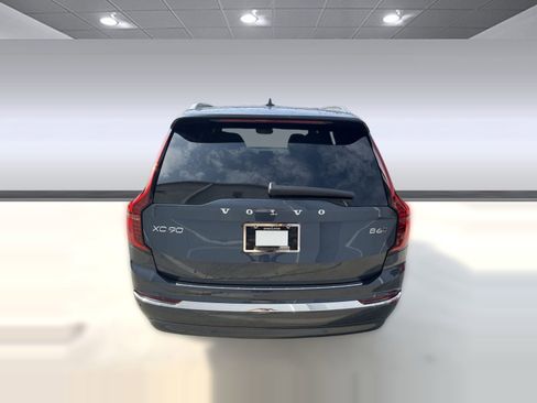 Used 2026 Volvo XC90 B6 Plus w/ Protection Package Premier AWD/4WD image 10