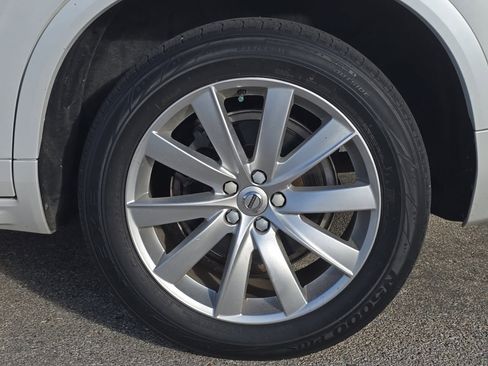 Used 2017 Volvo XC90 T6 Momentum w/ Vision Package image 6