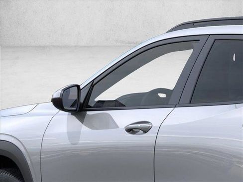 New 2026 Chevrolet Trax LT w/ Driver Confidence Package image 12