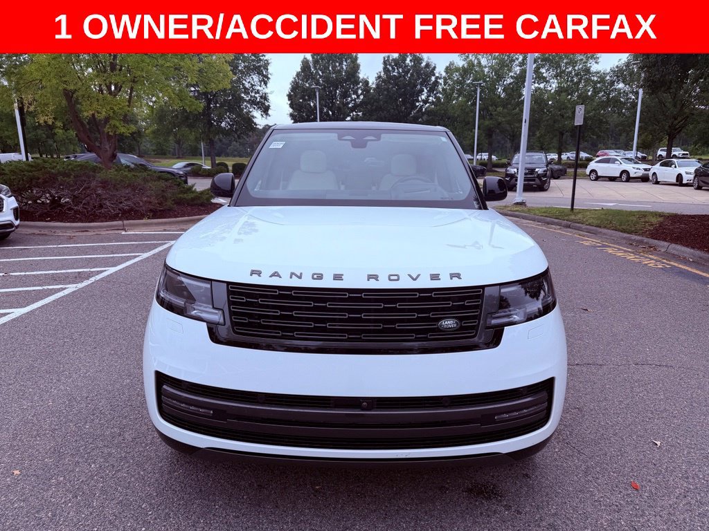 Used 2025 Land Rover Range Rover SE AWD/4WD image 2