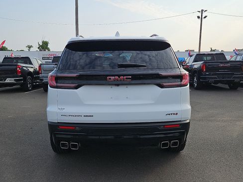 Used 2024 GMC Acadia AT4 w/ Luxury Package AWD/4WD image 5