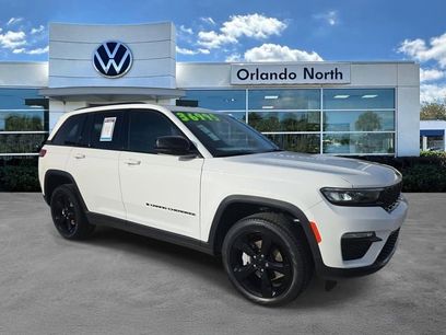 Used 2025 Jeep Grand Cherokee Limited w/ Black Appearance Package