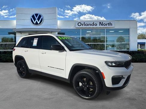 Used 2025 Jeep Grand Cherokee Limited w/ Black Appearance Package AWD/4WD image 1