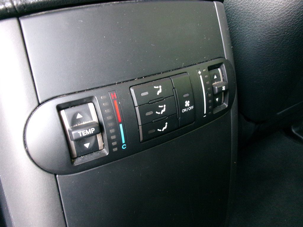 Used 2009 Kia Borrego EX w/ Premium Pkg RWD image 38
