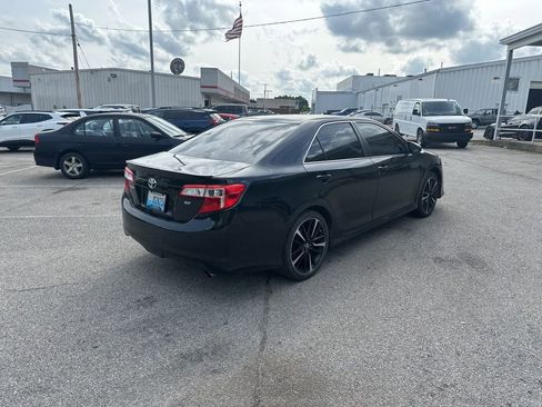 Used 2014 Toyota Camry SE FWD image 5