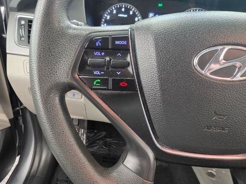 Used 2017 Hyundai Sonata SE FWD image 11