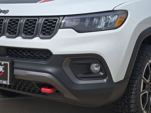 Used 2024 Jeep Compass Trailhawk AWD/4WD image 30