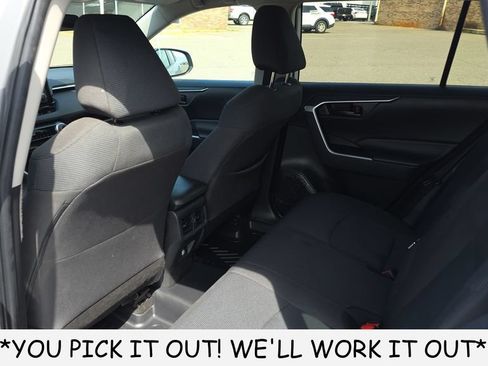 Used 2022 Toyota RAV4 LE FWD image 23