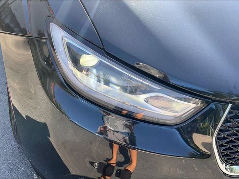 Used 2023 Chrysler Pacifica Touring-L FWD image 34