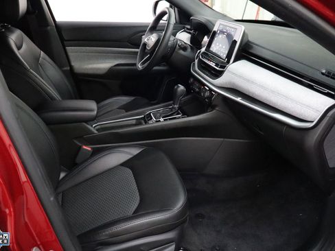 Used 2025 Jeep Compass Latitude image 30