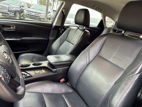 Used 2018 Toyota Avalon XLE image 17