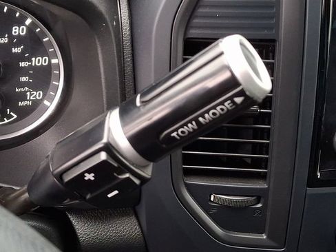 Used 2024 Nissan Titan SV w/ Accessory Utility Package image 18