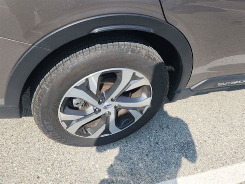 Used 2022 Subaru Outback Limited XT AWD/4WD image 5