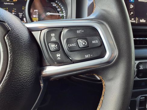 Used 2024 Jeep Wrangler Unlimited Sahara image 15