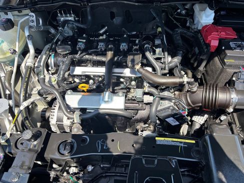 Used 2025 Nissan Versa SV FWD image 27