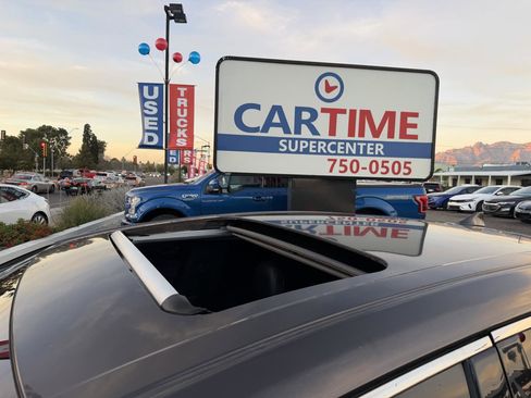 Used 2019 Toyota Avalon XLE w/ Moonroof Package image 9