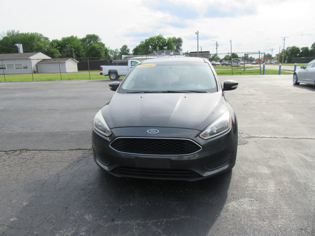 Used 2016 Ford Focus SE FWD image 2