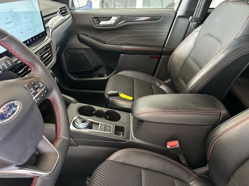 Used 2025 Ford Escape ST-Line w/ Tech Pack #1 FWD image 20
